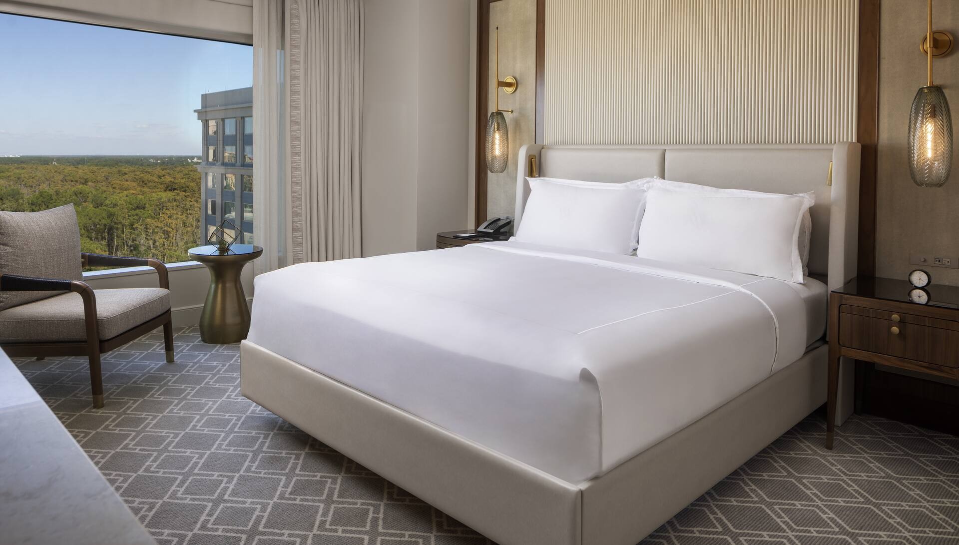 Disney View Waldorf Suite W/balcony- 1 King