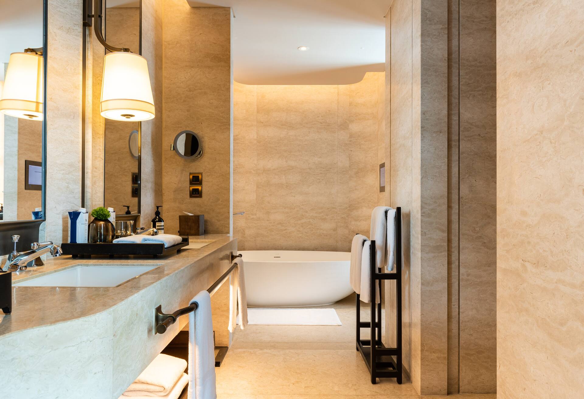 King Two Bedroom Waldorf Suite