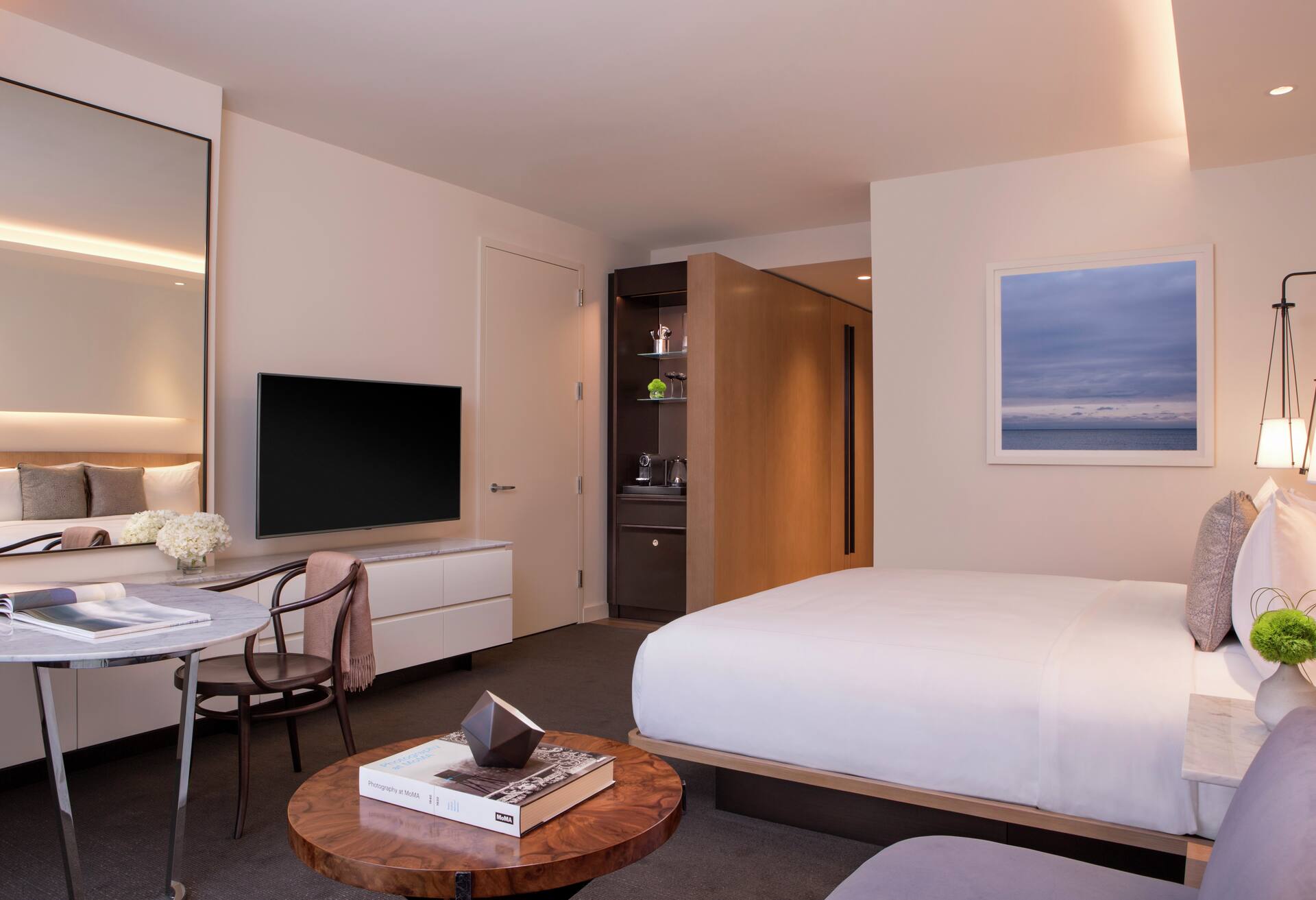 Deluxe Room - One King Bed