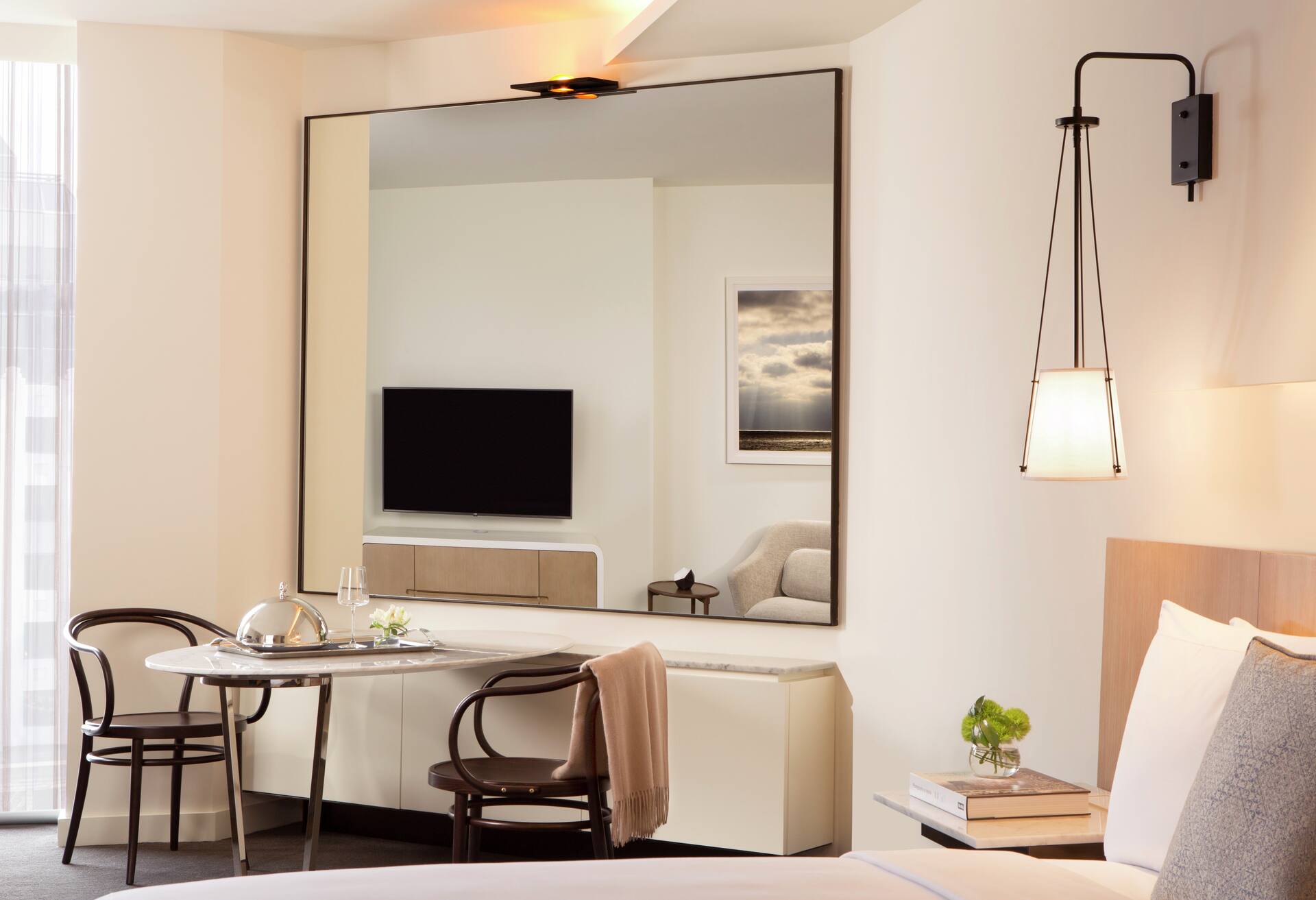 Sakura Club Studio Suite - One King Bed thumbnail 5
