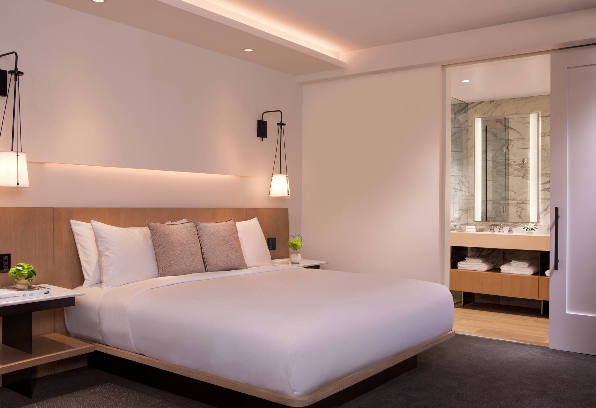 Sakura Club Studio Suite - One King Bed thumbnail 6