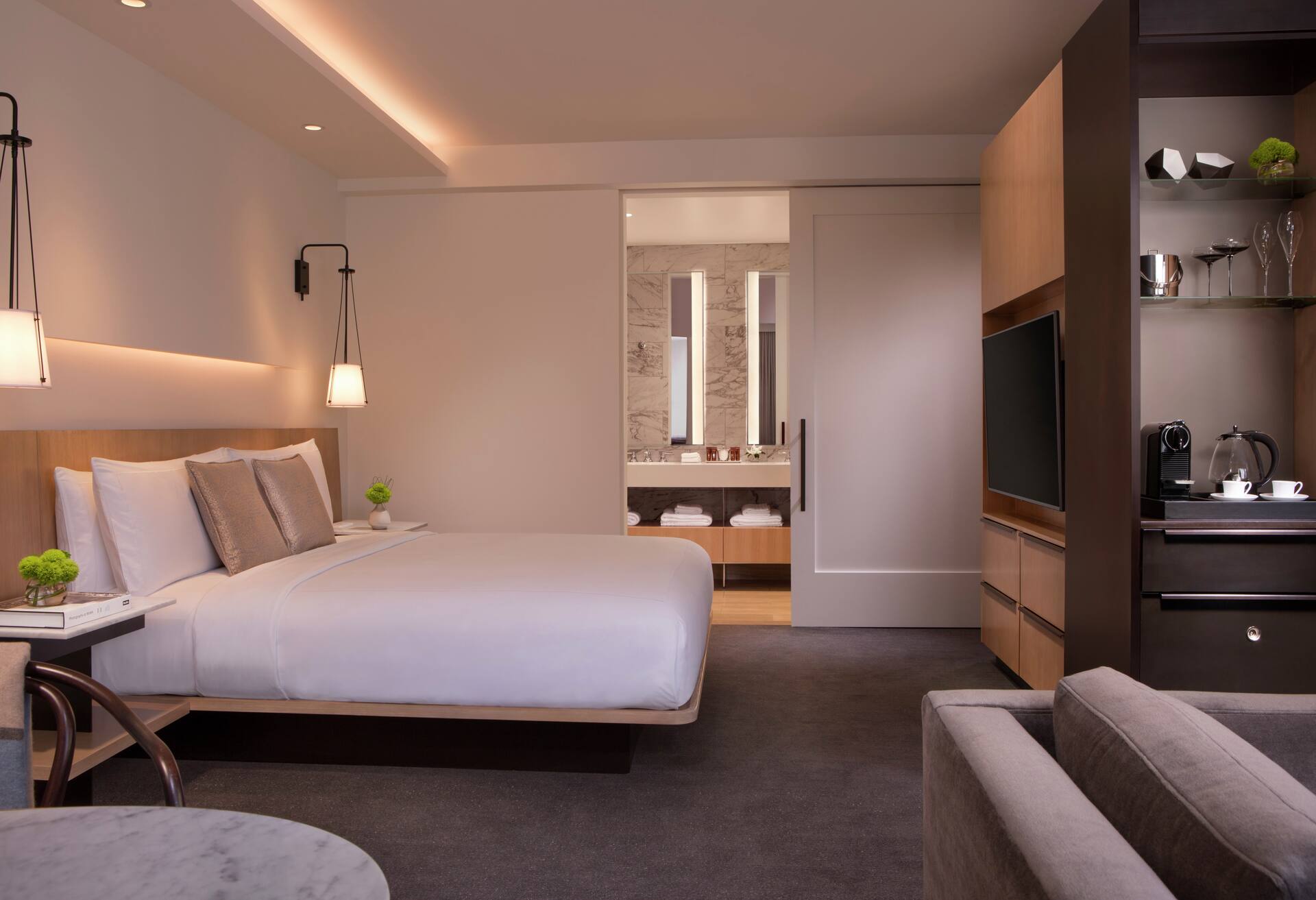Sakura Club Studio Suite - One King Bed