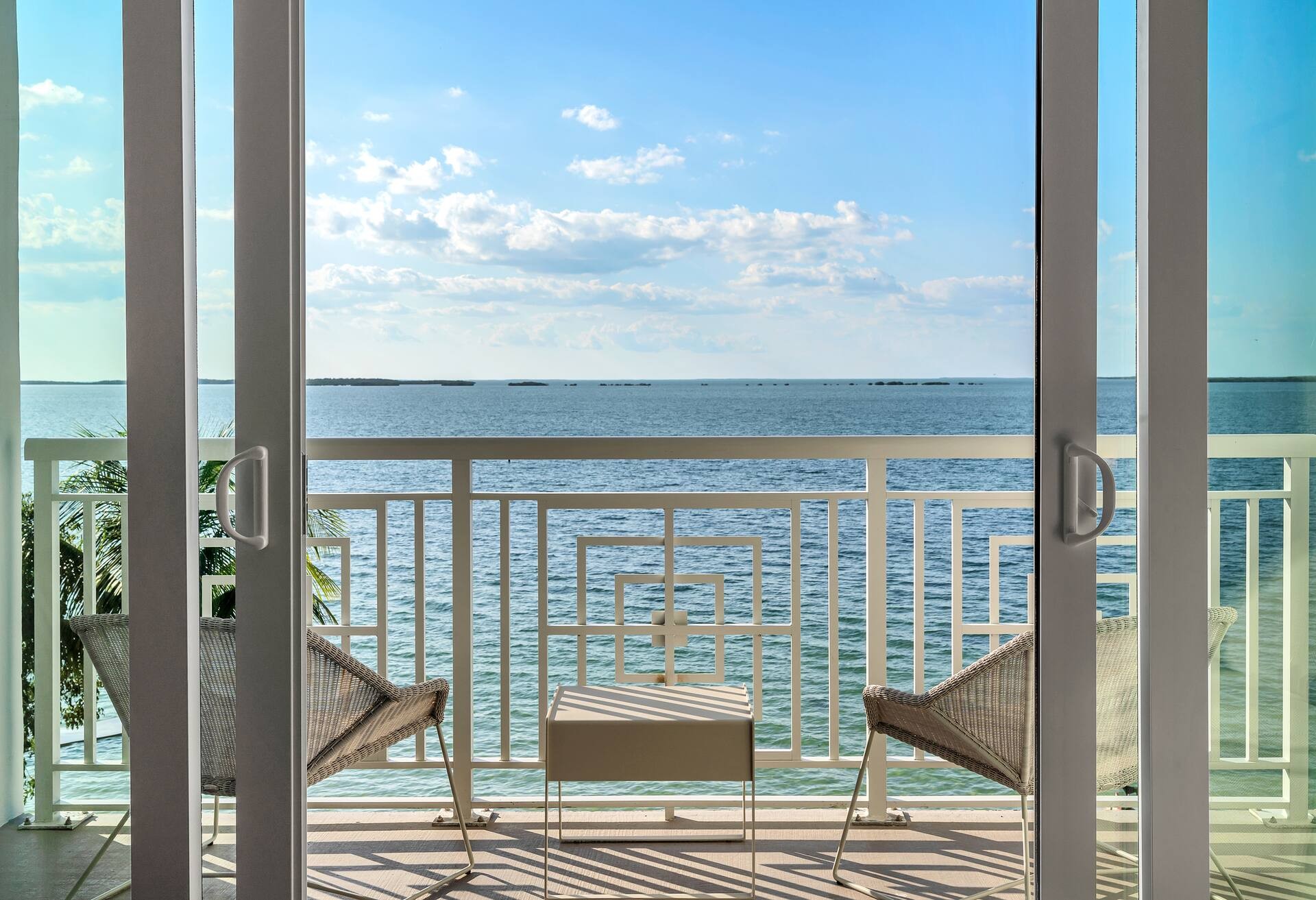 2 Queen Waterfront In Coconut Wing