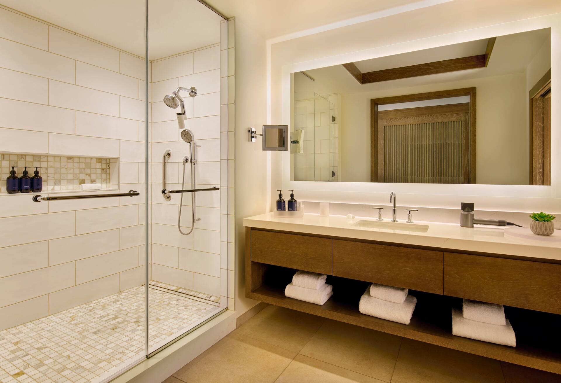 Wellness Room 1 King Kilolani Spa Amenities