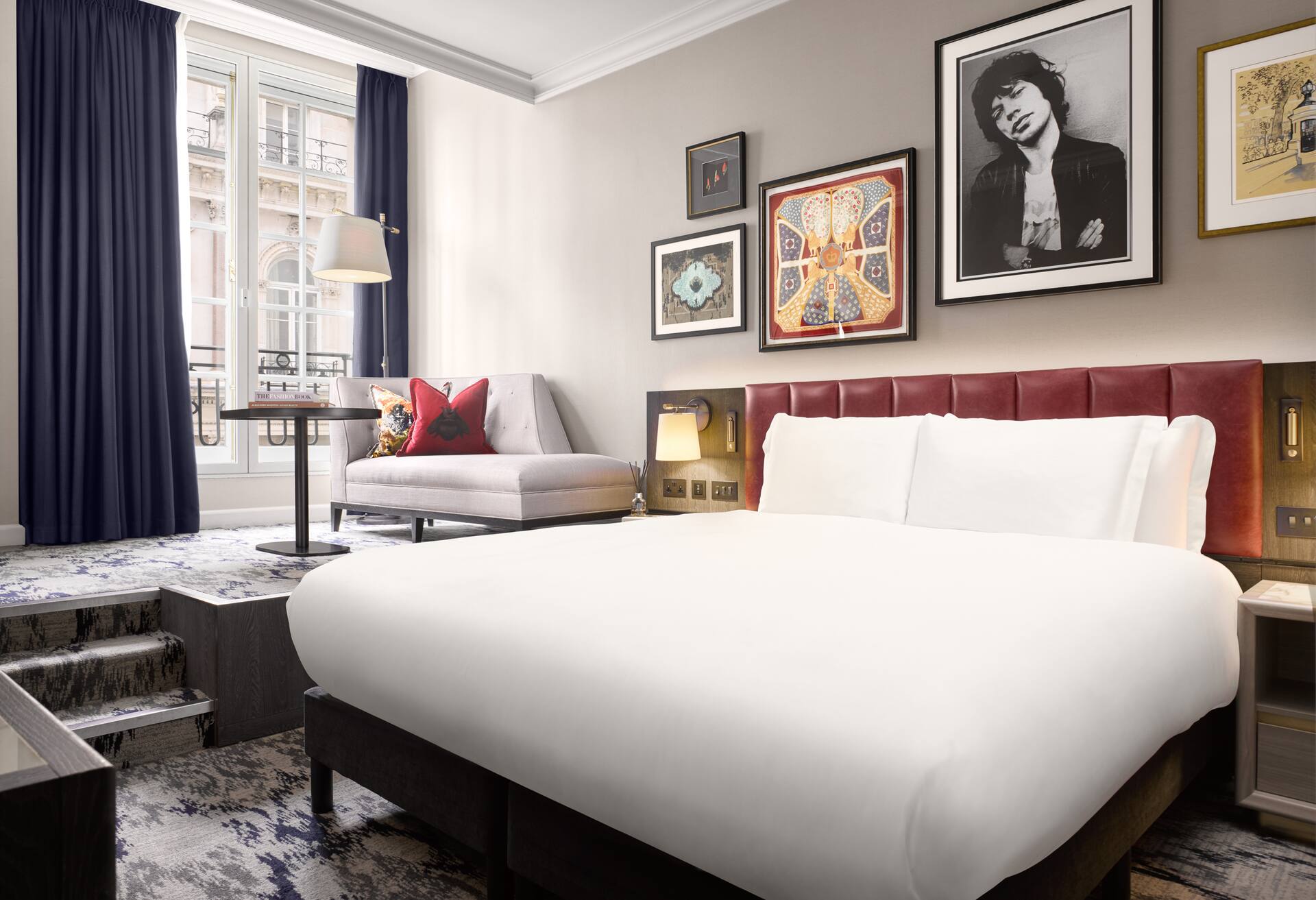 St. James King Room photo 1