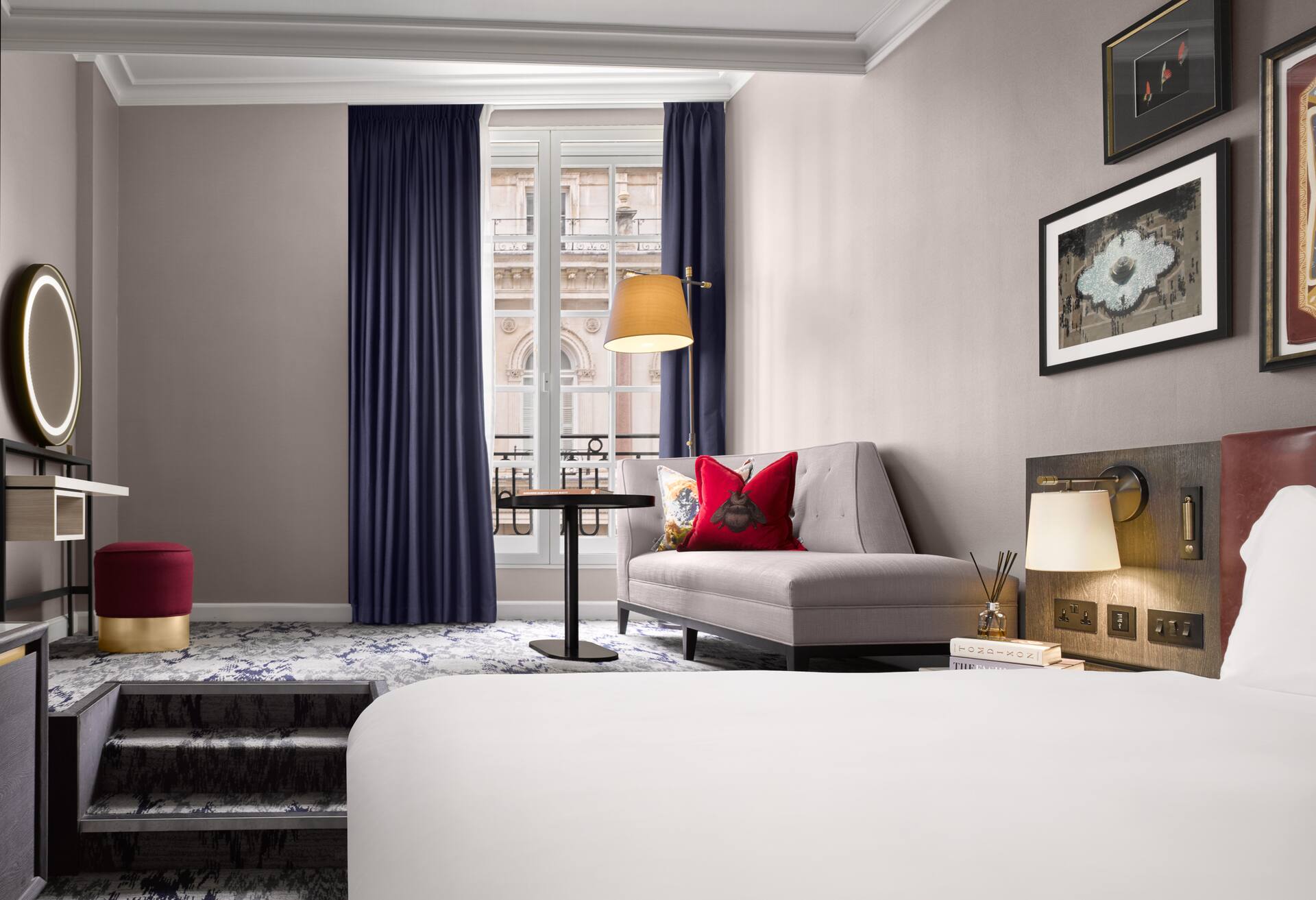 St. James King Room photo 3