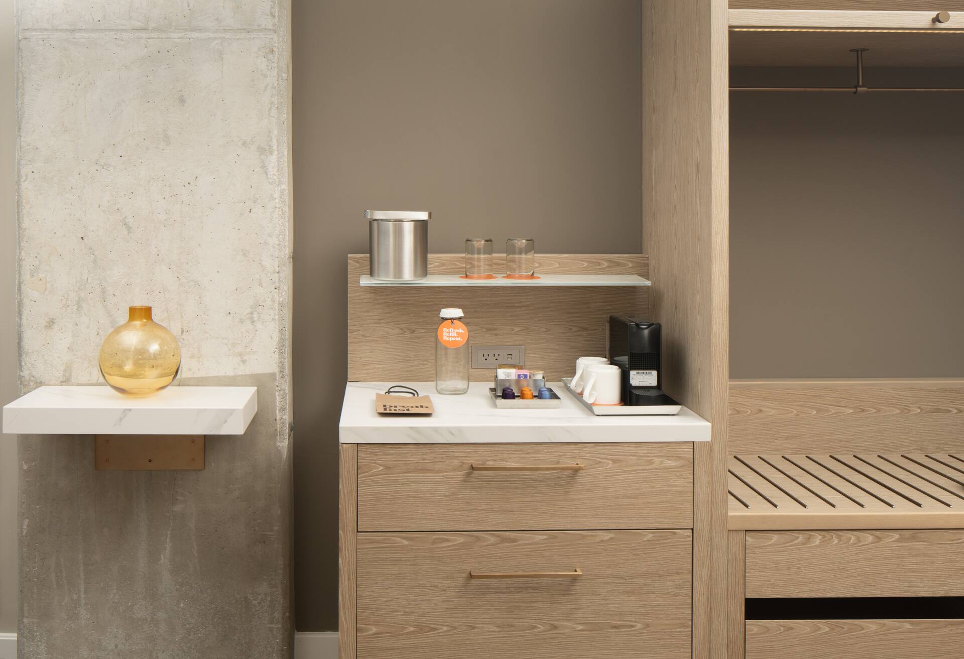 1 King Mobility Accessible Tub photo 3