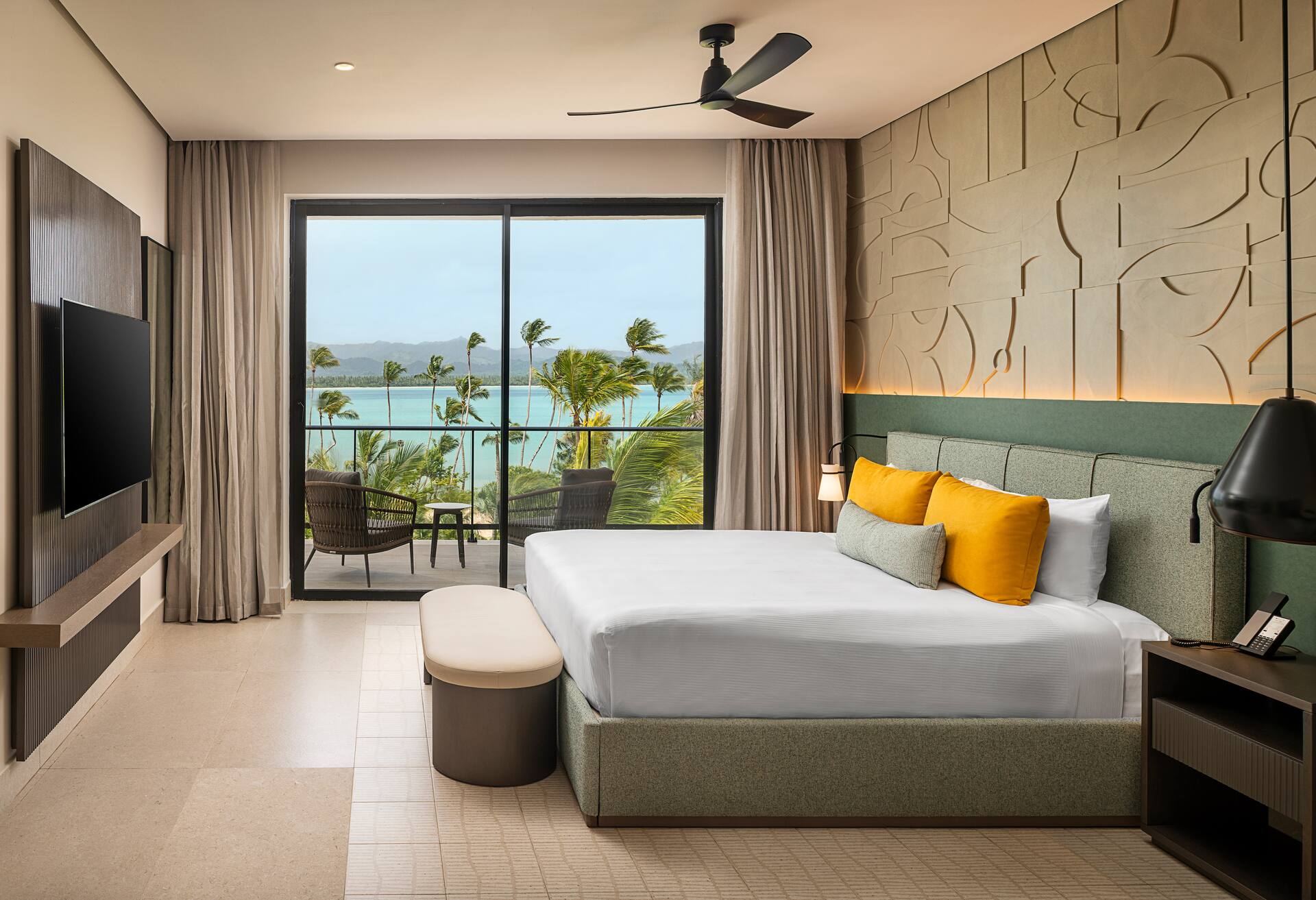 Beach View Room - 1 King Bed