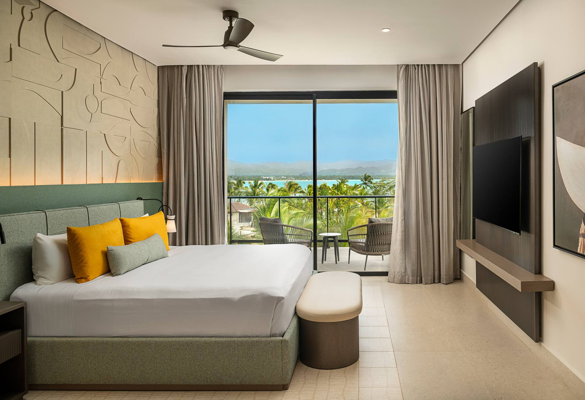 Club Azure 1 Bedroom Suite Tropical - King Bd