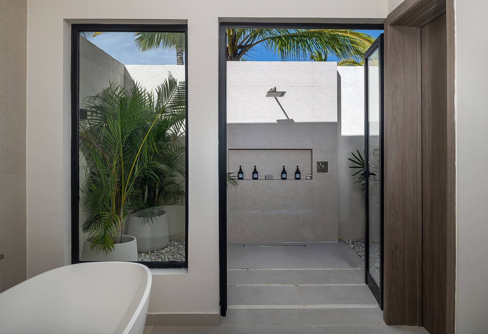 Club Azure Oceanfrt Bungalow Studio Ste- King