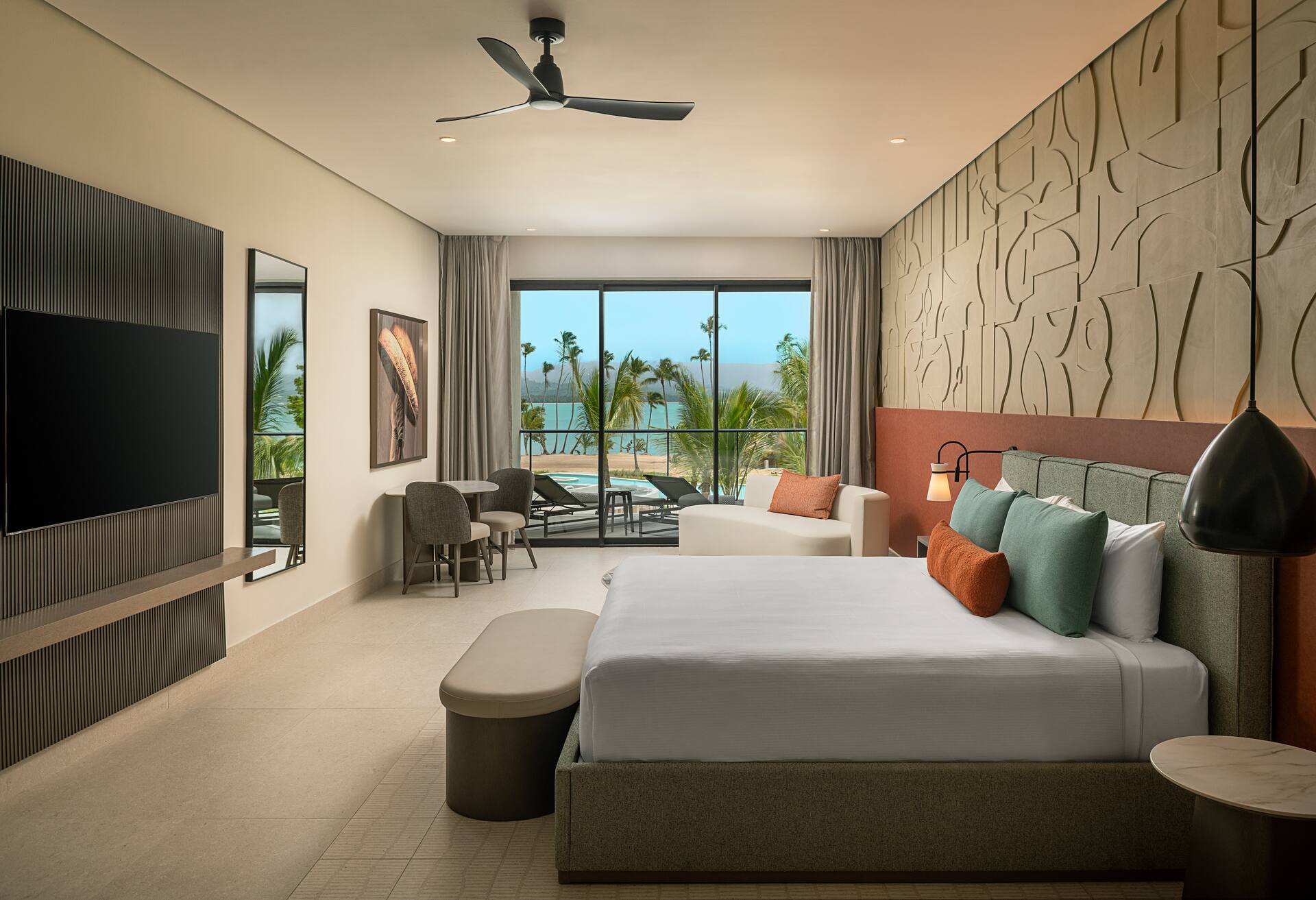 Club Azure 1 Bedroom Master Suite Ocean View