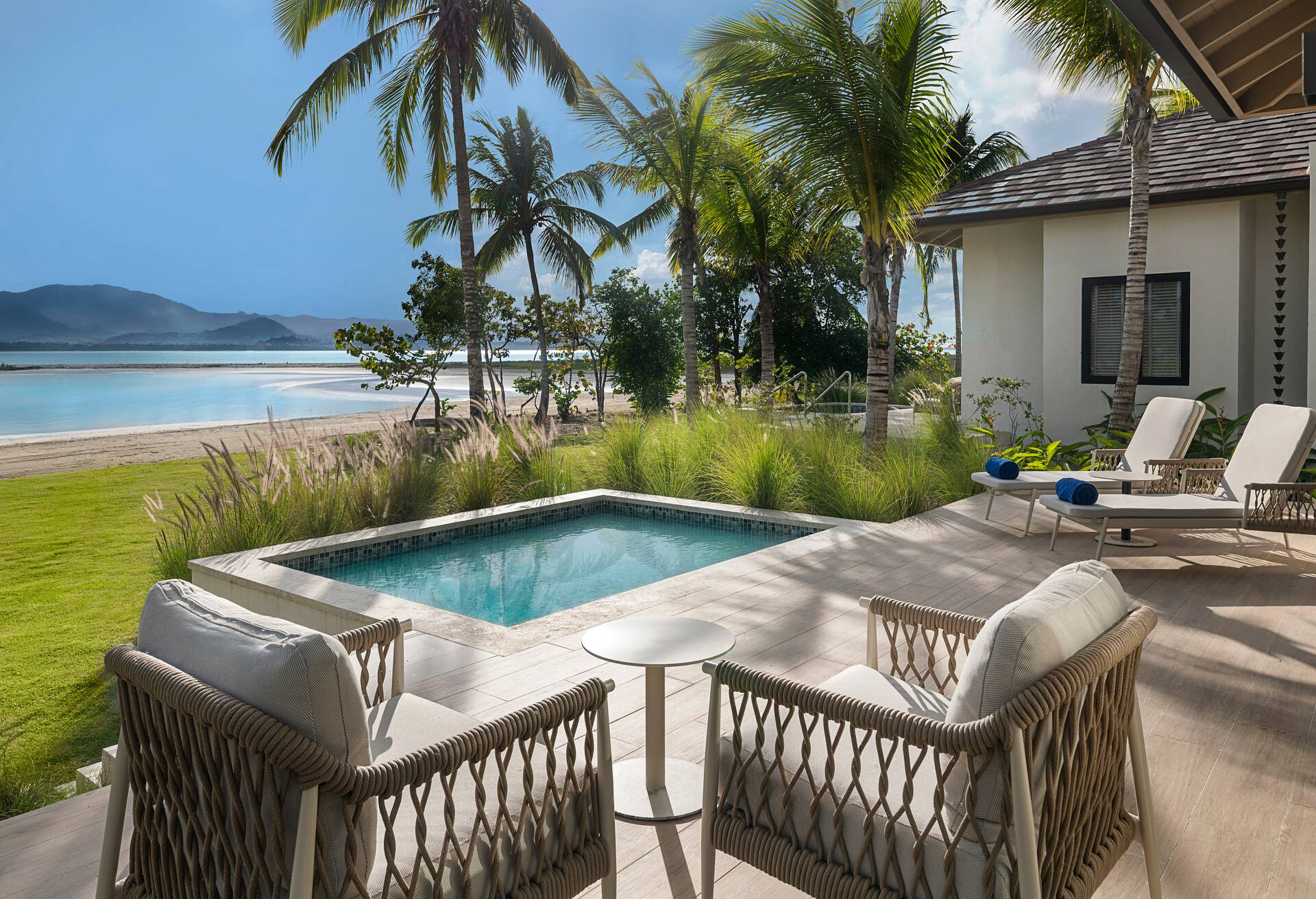 Club Azure Oceanfrt Bungalow Studio Ste- King