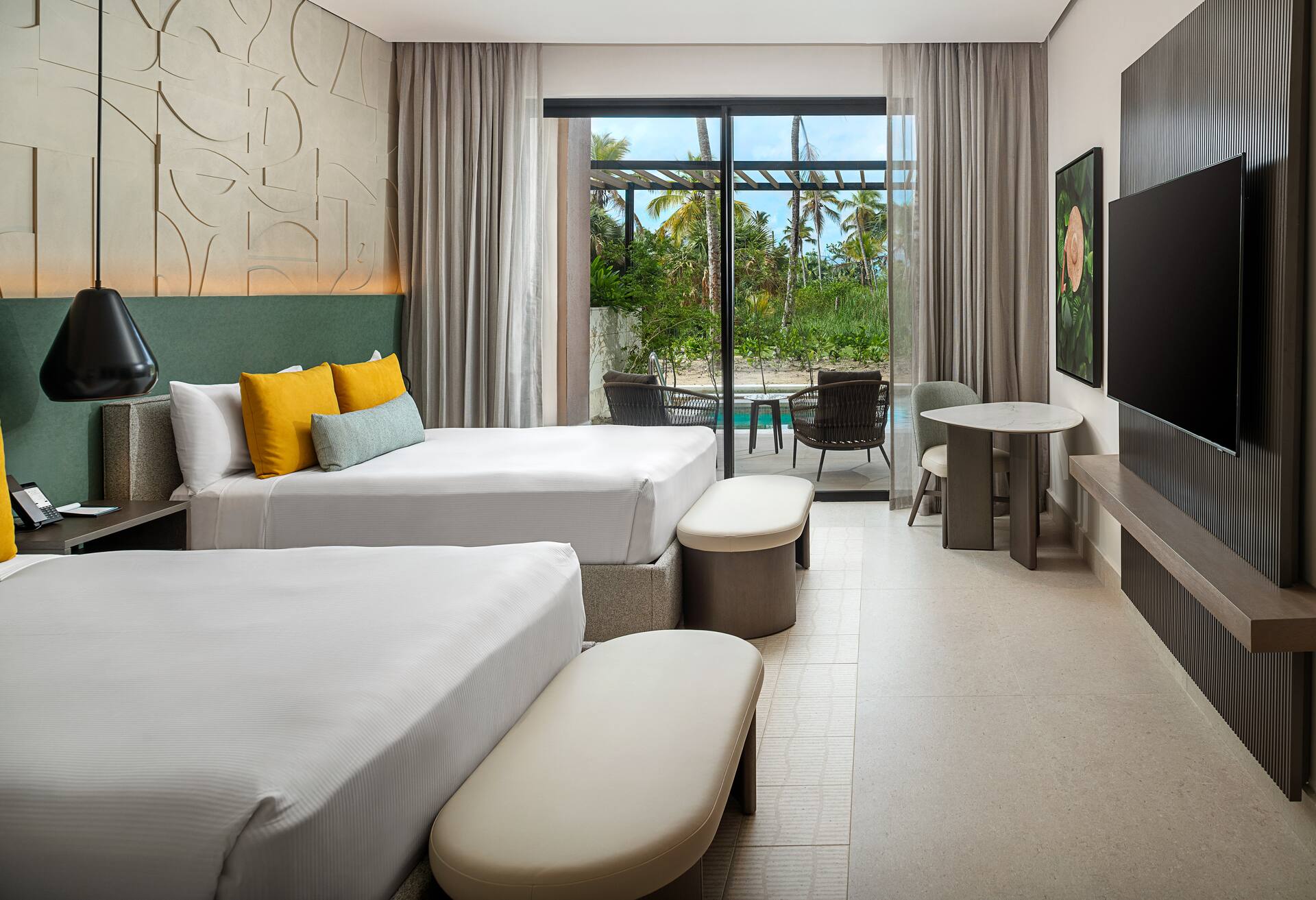 Club Azure Plunge Pool Tropical View Rm- 2 Qn