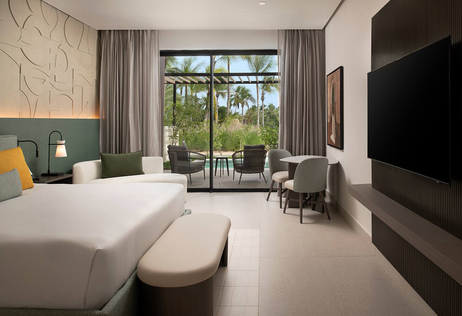 Club Azure Plunge Pool Tropical View Rm- King