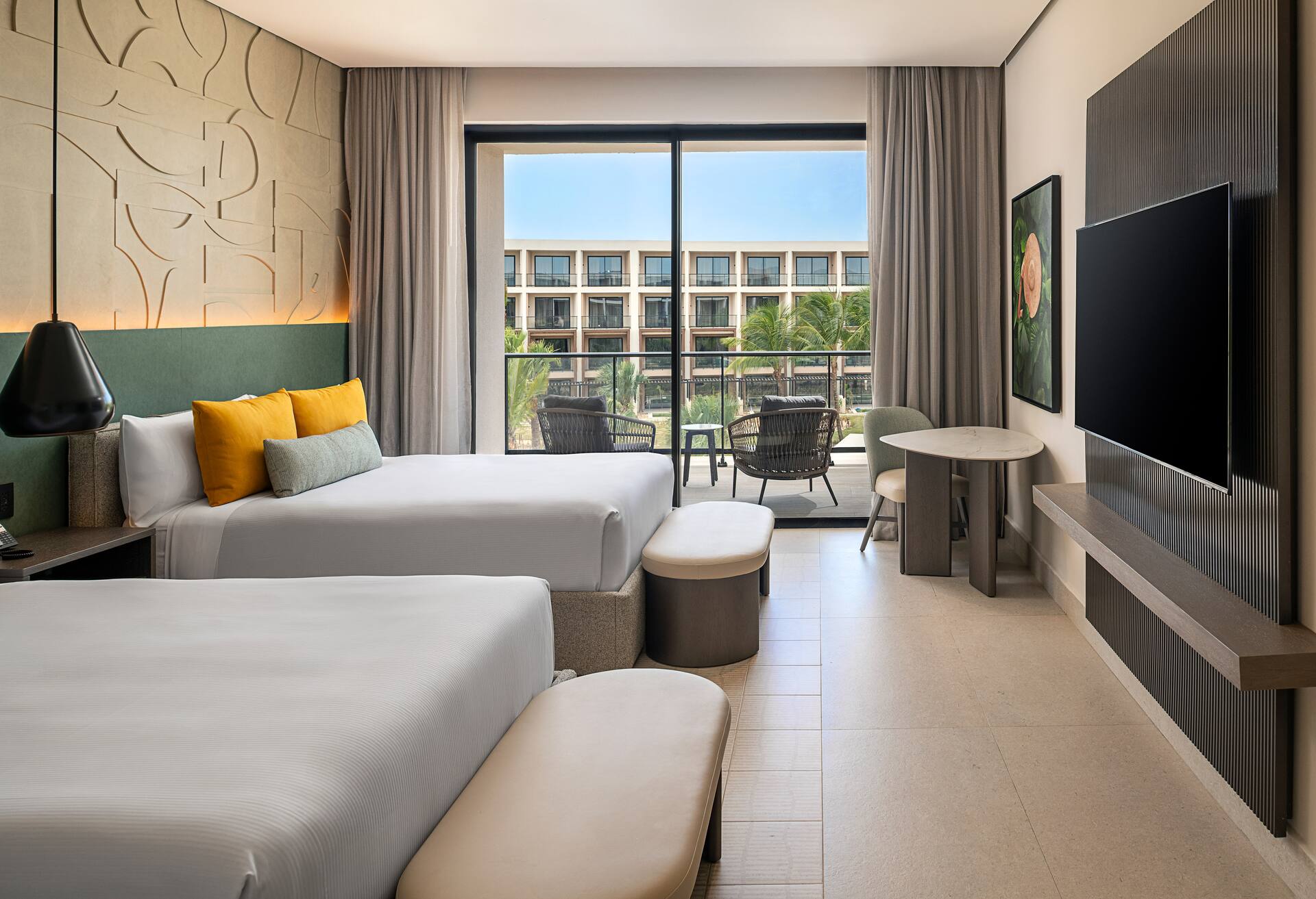 Connecting Tropical View Room 1 Kg - 2 Qn
